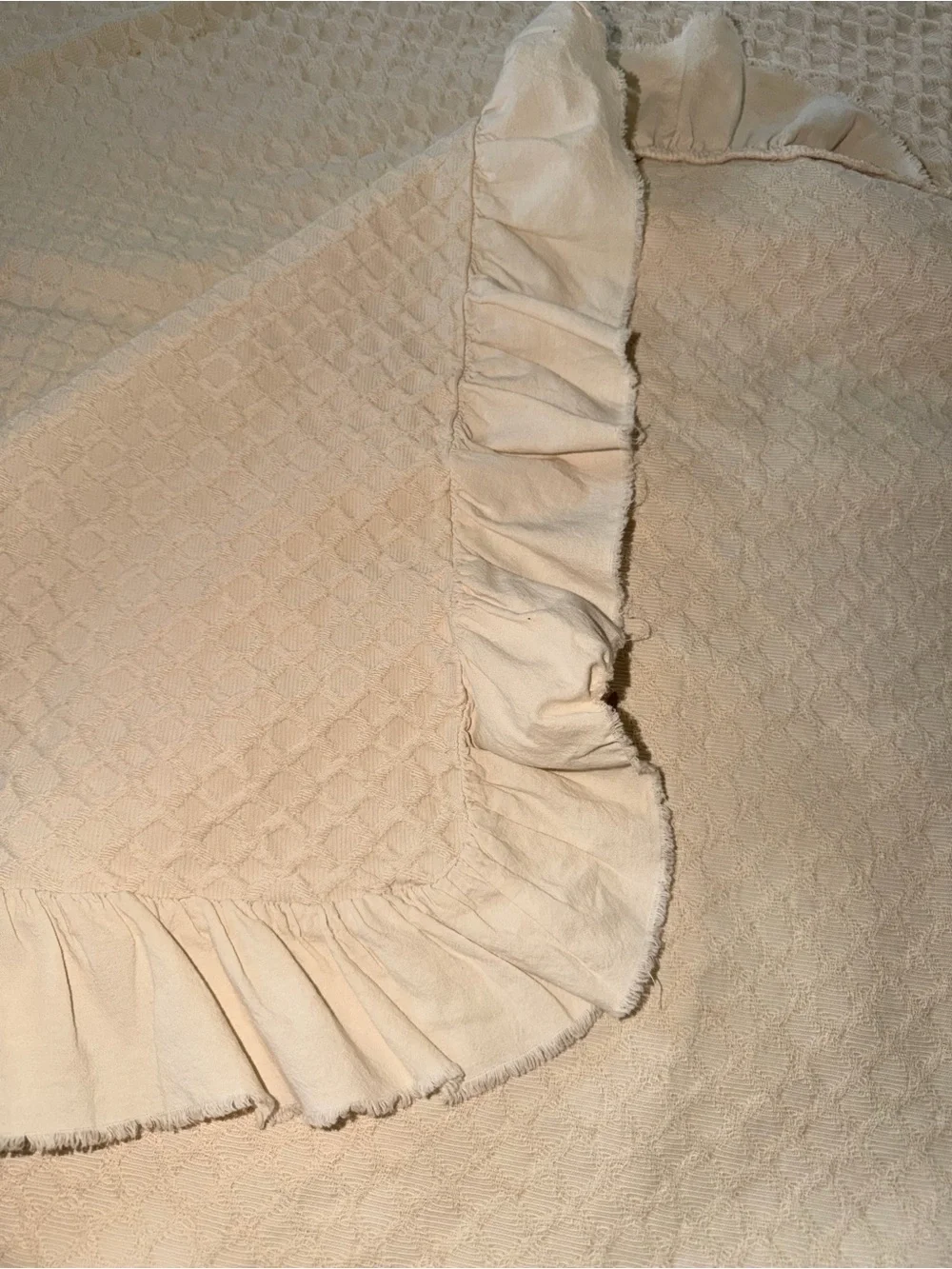 Peacock Alley Alyssa Full/Queen Diamond Cotton Matelassé Coverlet Blanket Cream